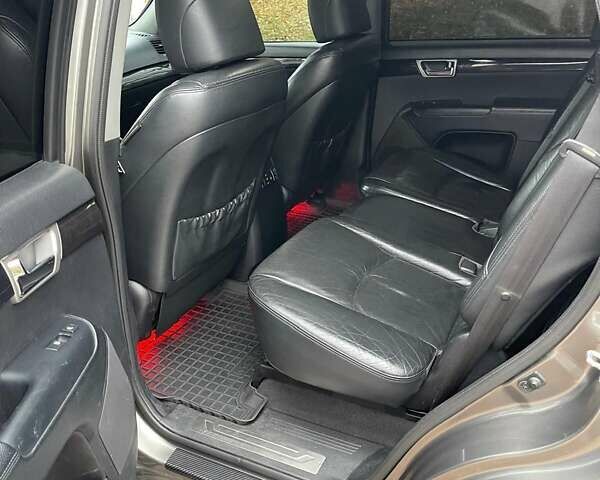 Серый Киа Мохаве, объемом двигателя 3.78 л и пробегом 293 тыс. км за 11500 $, фото 17 на Automoto.ua