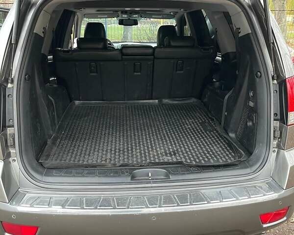 Серый Киа Мохаве, объемом двигателя 3.78 л и пробегом 293 тыс. км за 11500 $, фото 25 на Automoto.ua