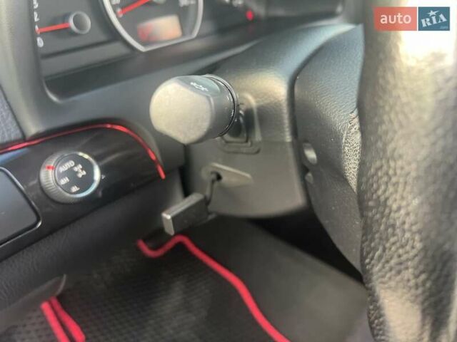 Серый Киа Мохаве, объемом двигателя 3.78 л и пробегом 118 тыс. км за 14000 $, фото 12 на Automoto.ua