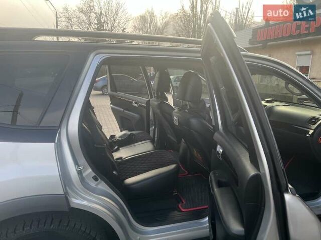 Серый Киа Мохаве, объемом двигателя 3.78 л и пробегом 118 тыс. км за 14000 $, фото 9 на Automoto.ua