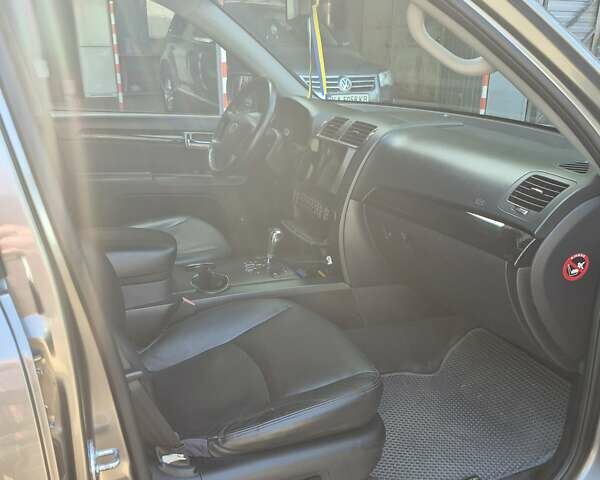 Сірий Кіа Мохаве, об'ємом двигуна 2.96 л та пробігом 211 тис. км за 12300 $, фото 6 на Automoto.ua