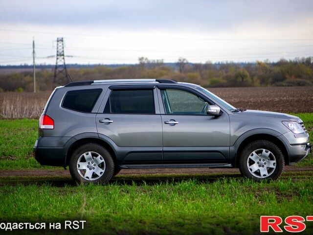 Серый Киа Мохаве, объемом двигателя 30 л и пробегом 182 тыс. км за 15200 $, фото 2 на Automoto.ua