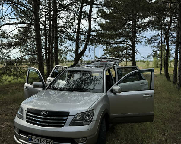 Серый Киа Мохаве, объемом двигателя 2.96 л и пробегом 229 тыс. км за 16300 $, фото 4 на Automoto.ua