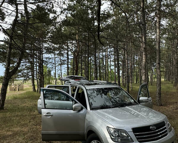 Серый Киа Мохаве, объемом двигателя 2.96 л и пробегом 229 тыс. км за 16300 $, фото 5 на Automoto.ua