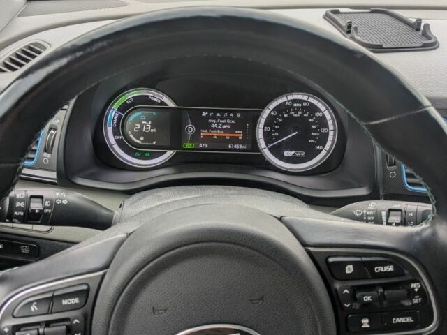 Белый Киа Niro, объемом двигателя 1.6 л и пробегом 110 тыс. км за 15600 $, фото 13 на Automoto.ua