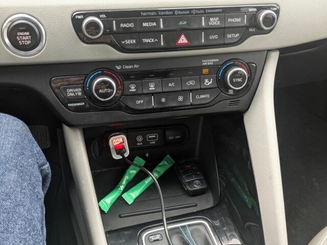 Белый Киа Niro, объемом двигателя 1.6 л и пробегом 110 тыс. км за 15600 $, фото 11 на Automoto.ua