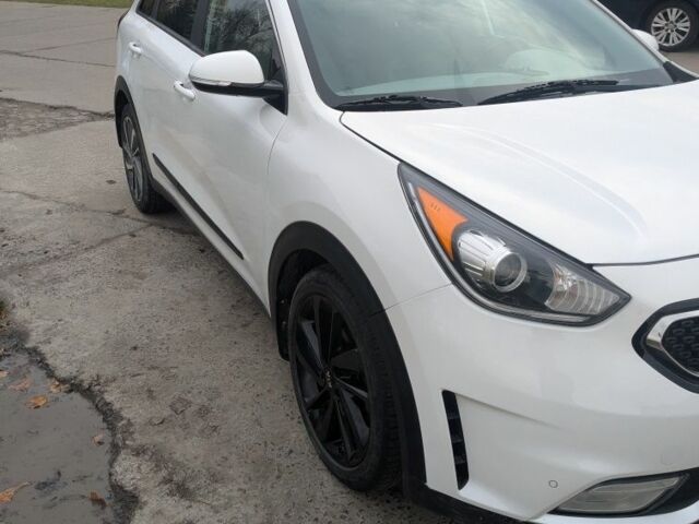 Белый Киа Niro, объемом двигателя 1.6 л и пробегом 110 тыс. км за 15600 $, фото 5 на Automoto.ua