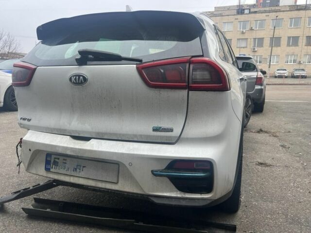 Киа Niro 2019 в Киеве на Automoto.ua Белый Киа Niro, объемом двигателя 0 л и пробегом 200 тыс. км за 6500 $, фото 10 на Automoto.ua