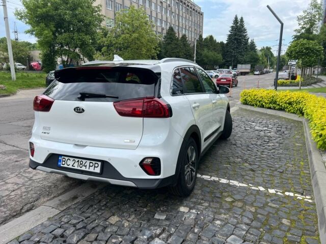 Белый Киа Niro, объемом двигателя 1.6 л и пробегом 68 тыс. км за 18800 $, фото 15 на Automoto.ua