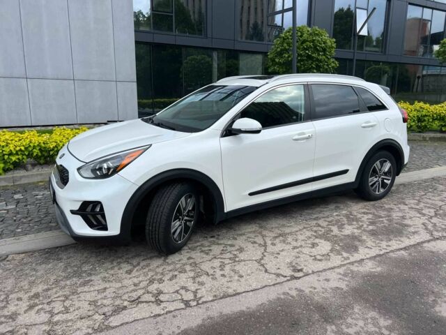 Белый Киа Niro, объемом двигателя 1.6 л и пробегом 68 тыс. км за 18800 $, фото 9 на Automoto.ua