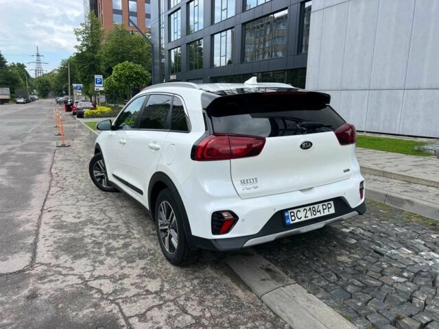 Белый Киа Niro, объемом двигателя 1.6 л и пробегом 68 тыс. км за 18800 $, фото 16 на Automoto.ua