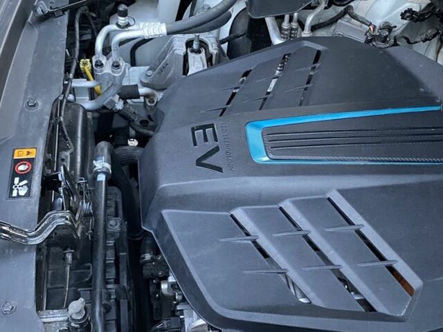 Белый Киа Niro, объемом двигателя 0 л и пробегом 178 тыс. км за 18800 $, фото 6 на Automoto.ua