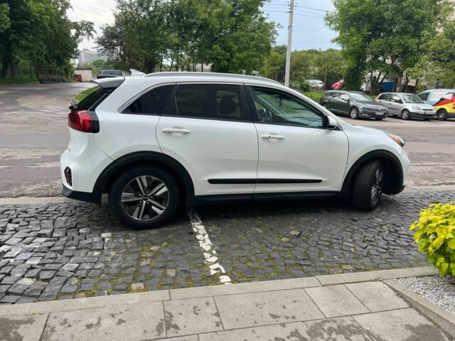 Белый Киа Niro, объемом двигателя 1.6 л и пробегом 68 тыс. км за 18800 $, фото 13 на Automoto.ua