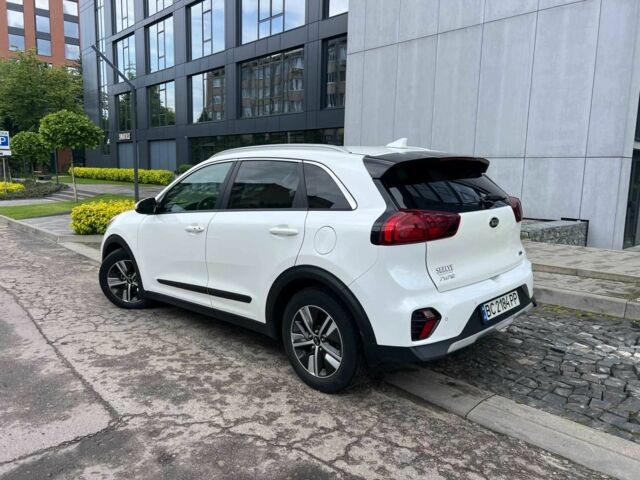Белый Киа Niro, объемом двигателя 1.6 л и пробегом 68 тыс. км за 18800 $, фото 11 на Automoto.ua