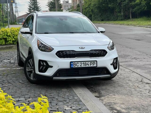 Белый Киа Niro, объемом двигателя 1.6 л и пробегом 68 тыс. км за 18800 $, фото 7 на Automoto.ua
