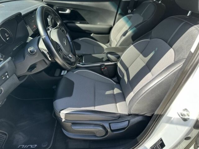 Белый Киа Niro, объемом двигателя 0 л и пробегом 49 тыс. км за 17650 $, фото 21 на Automoto.ua
