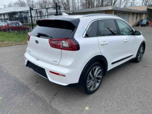 Білий Кіа Niro, об'ємом двигуна 1.6 л та пробігом 40 тис. км за 7800 $, фото 5 на Automoto.ua