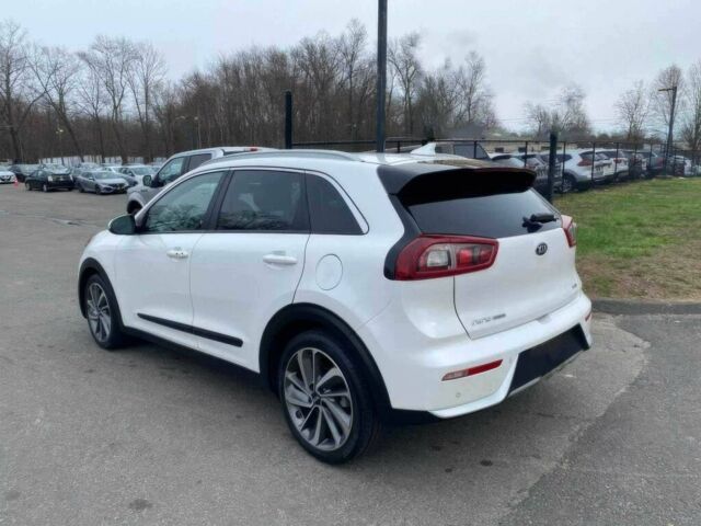 Белый Киа Niro, объемом двигателя 0 л и пробегом 43 тыс. км за 10300 $, фото 3 на Automoto.ua