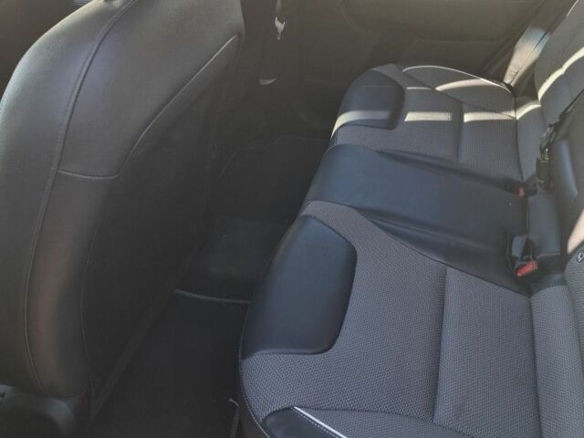 Білий Кіа Niro, об'ємом двигуна 0 л та пробігом 160 тис. км за 16900 $, фото 5 на Automoto.ua