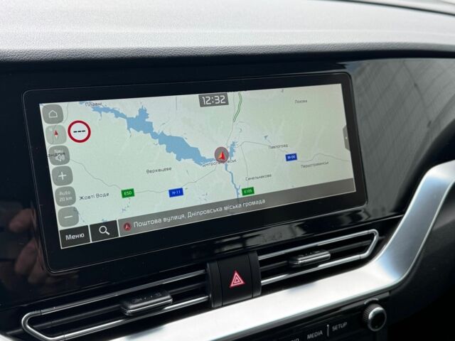 Білий Кіа Niro, об'ємом двигуна 0 л та пробігом 88 тис. км за 17900 $, фото 9 на Automoto.ua
