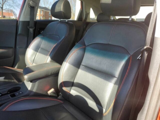 Белый Киа Niro, объемом двигателя 1.6 л и пробегом 40 тыс. км за 7400 $, фото 7 на Automoto.ua