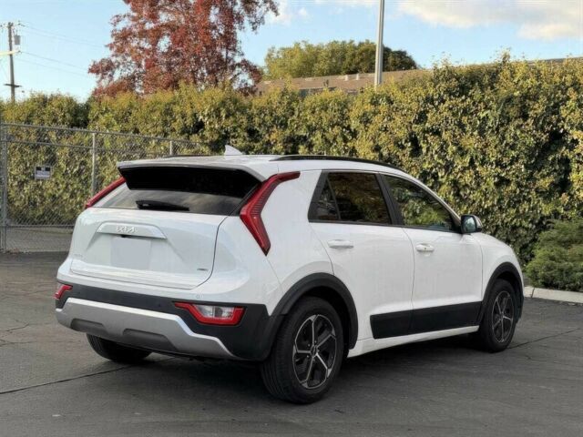 Білий Кіа Niro, об'ємом двигуна 1.6 л та пробігом 19 тис. км за 18300 $, фото 7 на Automoto.ua