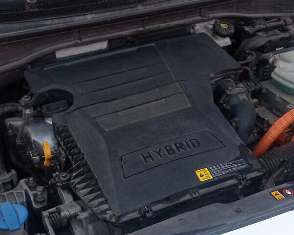 Белый Киа Niro, объемом двигателя 1.58 л и пробегом 225 тыс. км за 16600 $, фото 19 на Automoto.ua