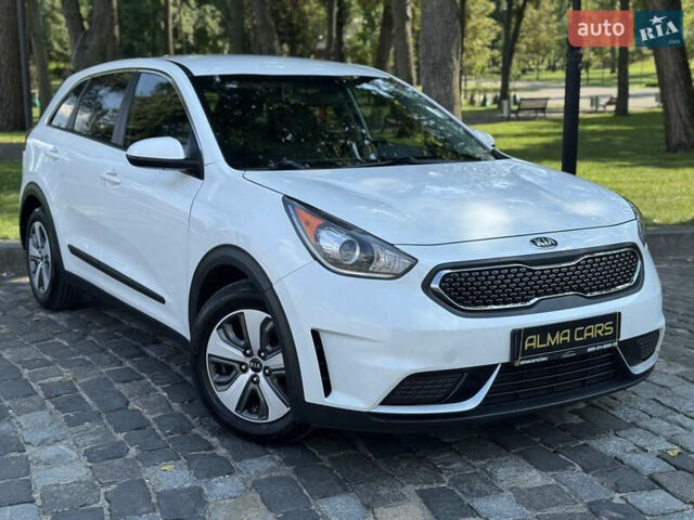 Белый Киа Niro, объемом двигателя 1.6 л и пробегом 160 тыс. км за 15400 $, фото 10 на Automoto.ua