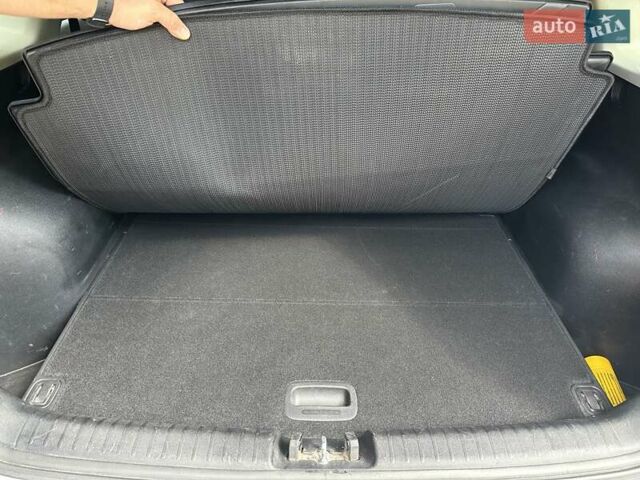 Киа Niro 2017 в Кривом Роге на Automoto.ua Белый Киа Niro, объемом двигателя 1.59 л и пробегом 170 тыс. км за 15000 $, фото 16 на Automoto.ua