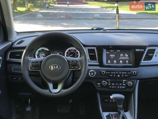 Белый Киа Niro, объемом двигателя 0 л и пробегом 182 тыс. км за 16700 $, фото 24 на Automoto.ua