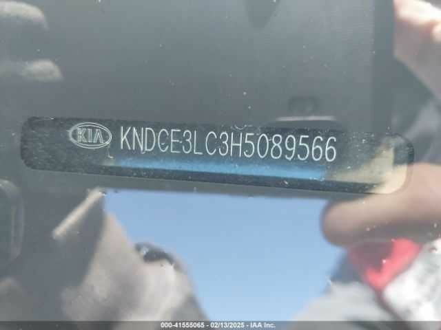 Белый Киа Niro, объемом двигателя 1.6 л и пробегом 100 тыс. км за 10000 $, фото 8 на Automoto.ua