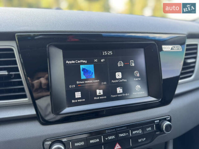 Белый Киа Niro, объемом двигателя 1.6 л и пробегом 160 тыс. км за 15400 $, фото 43 на Automoto.ua