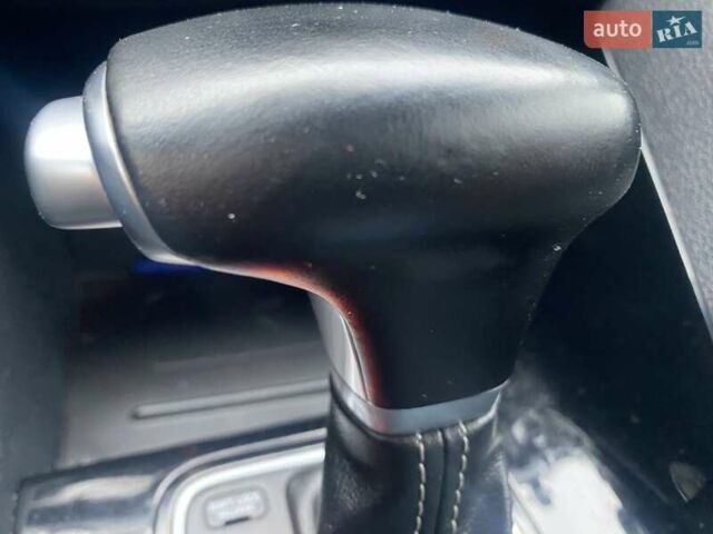 Білий Кіа Niro, об'ємом двигуна 1.58 л та пробігом 147 тис. км за 17400 $, фото 17 на Automoto.ua