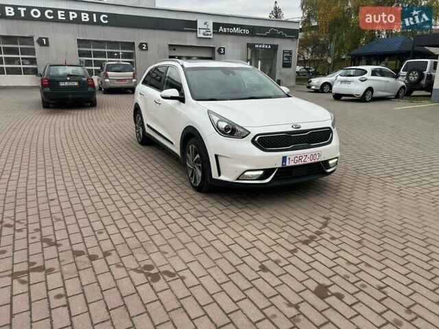 Белый Киа Niro, объемом двигателя 1.58 л и пробегом 193 тыс. км за 16300 $, фото 8 на Automoto.ua