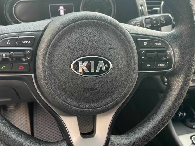 Белый Киа Niro, объемом двигателя 1.6 л и пробегом 105 тыс. км за 15300 $, фото 8 на Automoto.ua