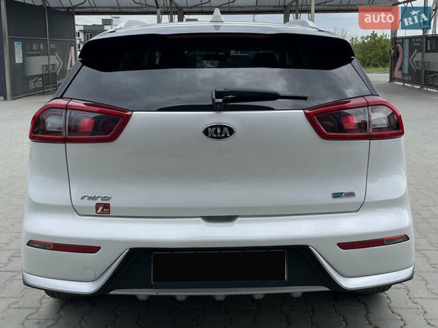 Белый Киа Niro, объемом двигателя 1.59 л и пробегом 66 тыс. км за 16500 $, фото 5 на Automoto.ua
