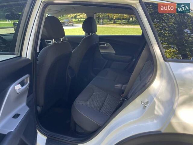 Белый Киа Niro, объемом двигателя 0 л и пробегом 182 тыс. км за 16700 $, фото 12 на Automoto.ua