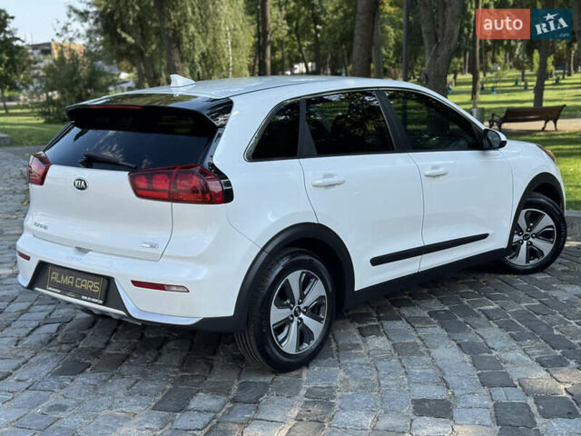 Белый Киа Niro, объемом двигателя 1.6 л и пробегом 160 тыс. км за 15400 $, фото 15 на Automoto.ua