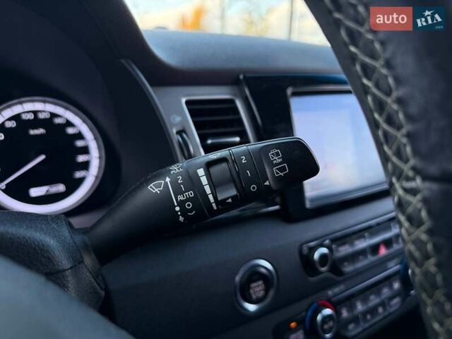 Білий Кіа Niro, об'ємом двигуна 1.58 л та пробігом 96 тис. км за 18990 $, фото 18 на Automoto.ua
