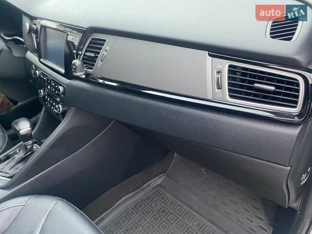 Білий Кіа Niro, об'ємом двигуна 1.58 л та пробігом 147 тис. км за 17400 $, фото 8 на Automoto.ua