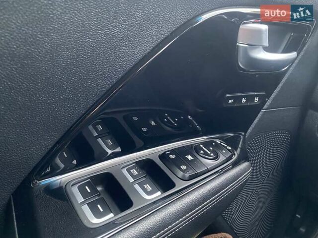 Білий Кіа Niro, об'ємом двигуна 1.58 л та пробігом 147 тис. км за 17400 $, фото 23 на Automoto.ua