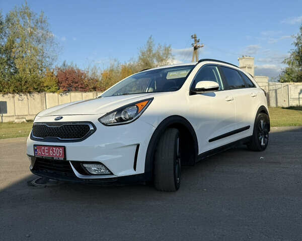 Білий Кіа Niro, об'ємом двигуна 1.58 л та пробігом 77 тис. км за 16500 $, фото 2 на Automoto.ua