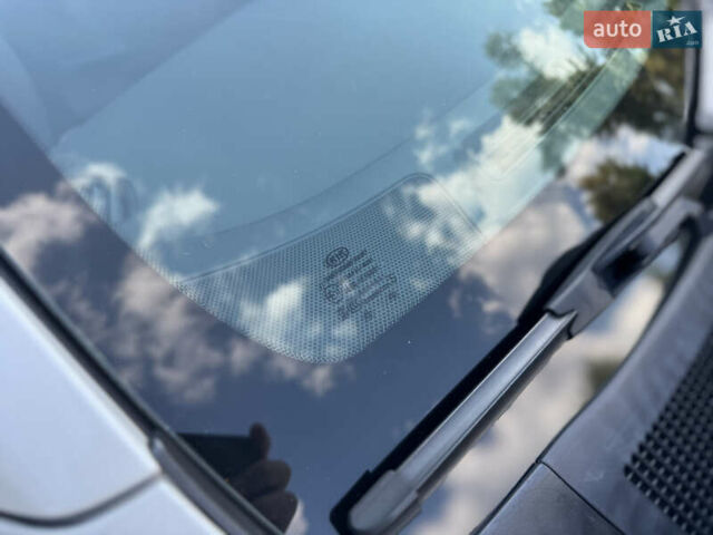 Белый Киа Niro, объемом двигателя 1.6 л и пробегом 160 тыс. км за 15400 $, фото 14 на Automoto.ua