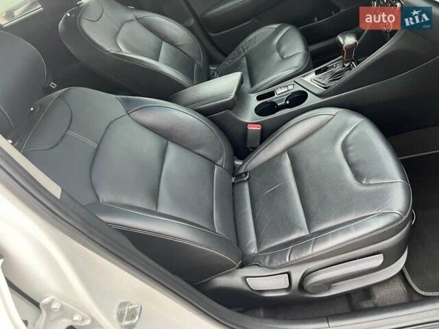 Белый Киа Niro, объемом двигателя 1.58 л и пробегом 193 тыс. км за 16300 $, фото 25 на Automoto.ua