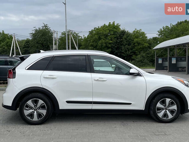 Белый Киа Niro, объемом двигателя 1.59 л и пробегом 66 тыс. км за 16500 $, фото 8 на Automoto.ua