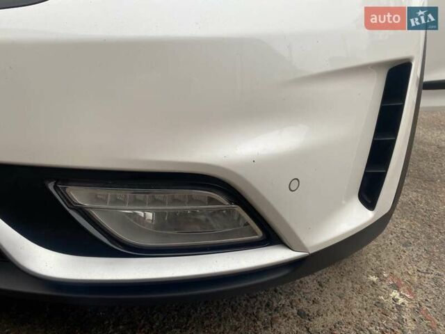 Білий Кіа Niro, об'ємом двигуна 1.58 л та пробігом 147 тис. км за 17400 $, фото 29 на Automoto.ua