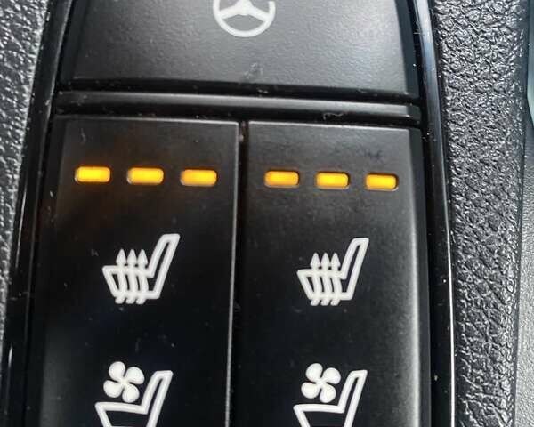 Білий Кіа Niro, об'ємом двигуна 1.58 л та пробігом 147 тис. км за 17400 $, фото 18 на Automoto.ua