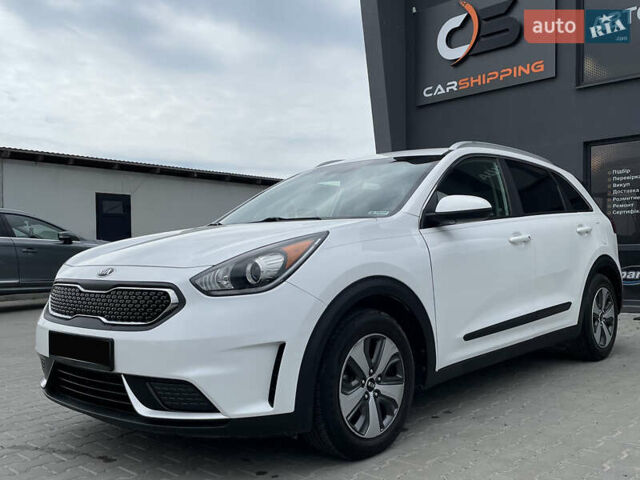 Белый Киа Niro, объемом двигателя 1.59 л и пробегом 66 тыс. км за 16500 $, фото 1 на Automoto.ua