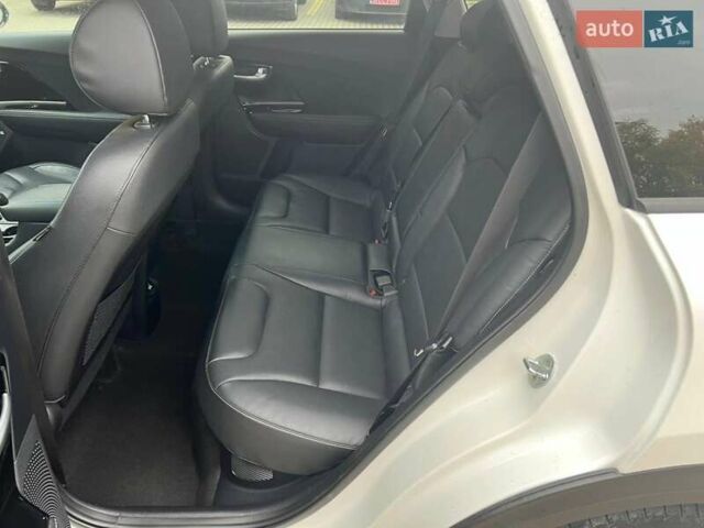 Белый Киа Niro, объемом двигателя 1.58 л и пробегом 193 тыс. км за 16300 $, фото 16 на Automoto.ua