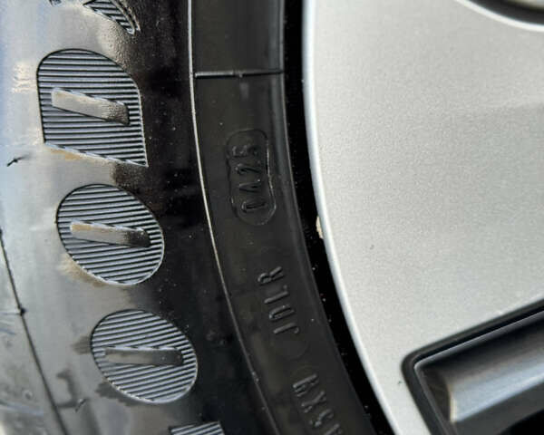 Белый Киа Niro, объемом двигателя 1.6 л и пробегом 160 тыс. км за 15400 $, фото 6 на Automoto.ua